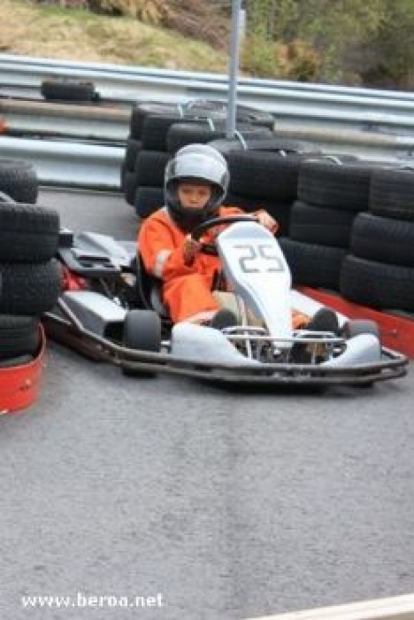 Det ble tid til noen gocart-runder før regnet avbrøt konkurransen