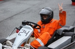 Det er tydelig hva han mener med V-tegnet her :-)